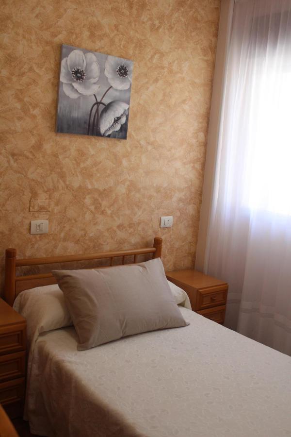 Meson Da Pedra Hotel Burela Bagian luar foto